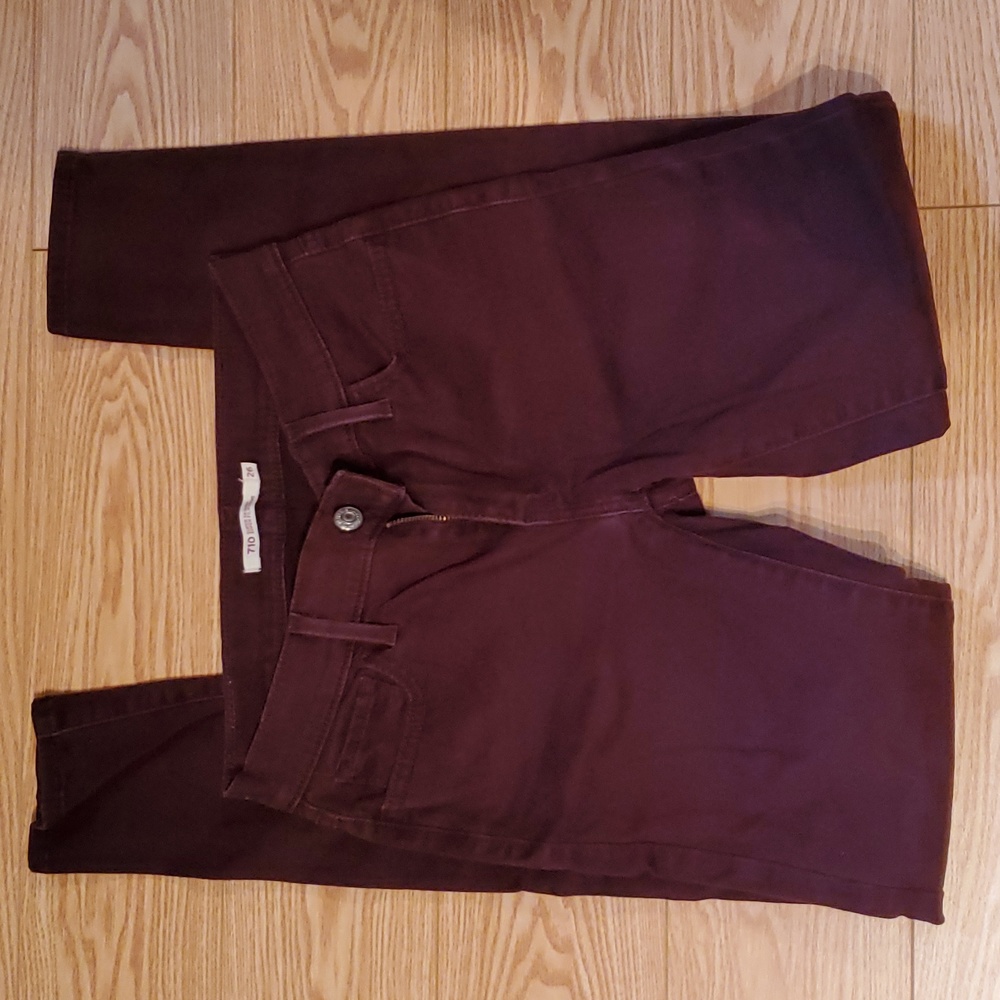 Levi's burgundy skinny jeans, size 25